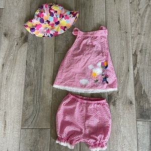 Minnie Mouse outfit.